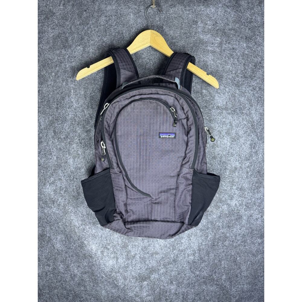 Patagonia Light Wire 25 Backpack School Hike Camp Bag